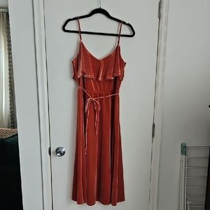 June & Hudson Velvet Midi Dress
